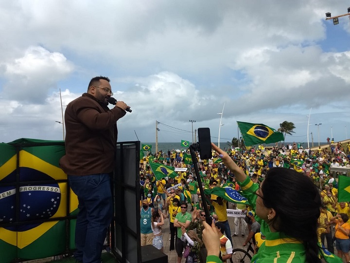 Advogado baiano intimado por crime de opinião repudia prisões de blogueiro bolsonarista e caminhoneiro