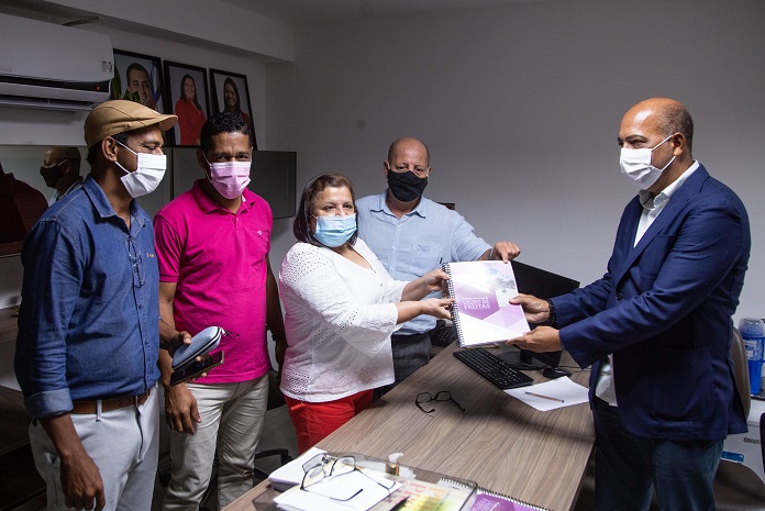 PLOA é entregue à Câmara de Vereadores de Lauro de Freitas para votação