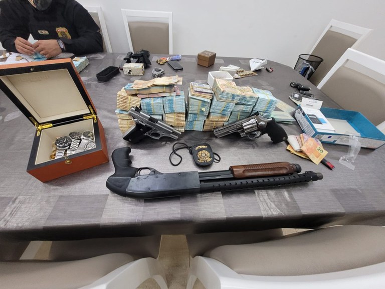 PF prende primo de Davi Alcolumbre no Amapá com grande quantidade de dinheiro