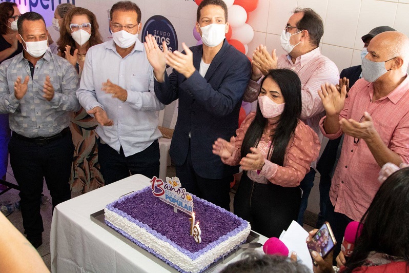 Prefeita destaca importância social do Restaurante Popular de Lauro de Freitas durante comemoração pelos 13 anos do equipamento