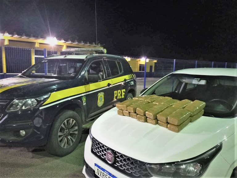 Em mais uma ação de cerco ao narcotráfico, PRF apreende quase 30 Kg de maconha oriunda da região do ‘Poligono de drogas’