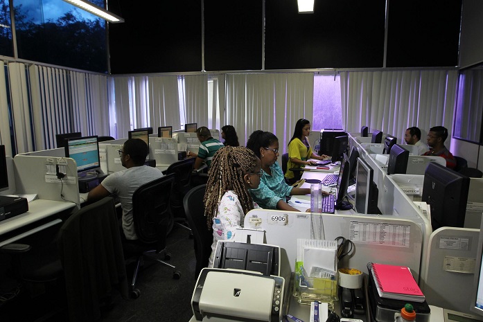 Governo informa sobre expediente no 12 de outubro e recadastramento de aposentados e pensionistas
