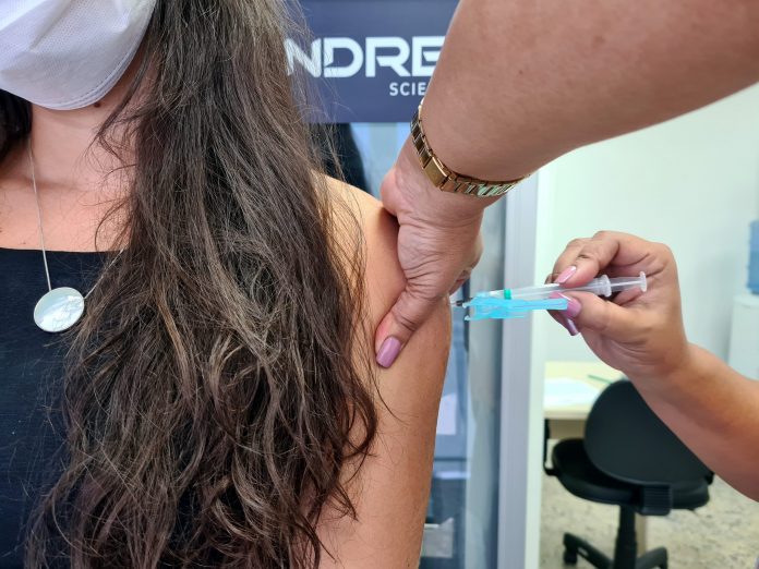 Quase dois milhões de baianos estão com segunda dose da vacina contra Covid-19 atrasada
