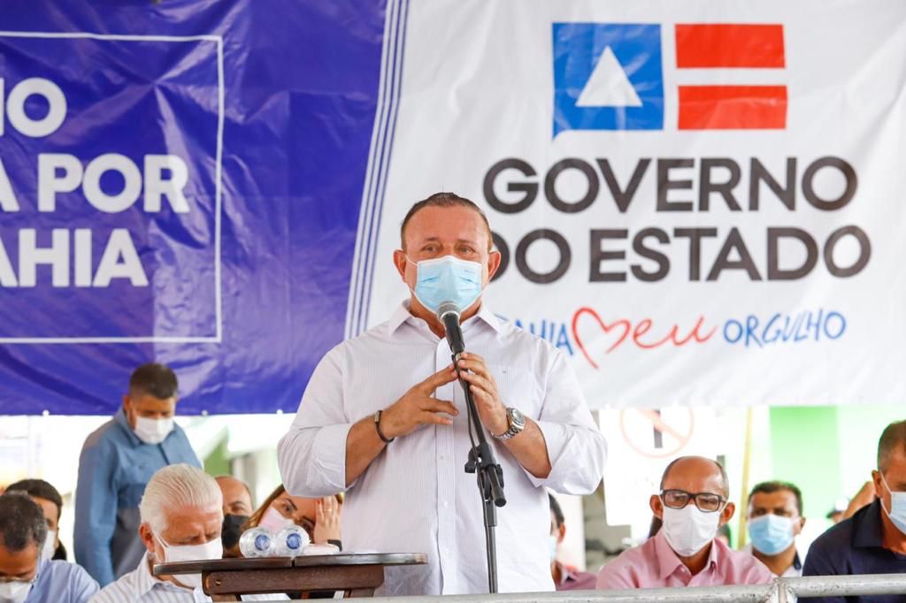 Governador em exercício Adolfo Menezes exalta servidor público, inaugura reforma do Ginásio de Esportes e assina ordem de serviço para ampliação de escola em  Itiúba