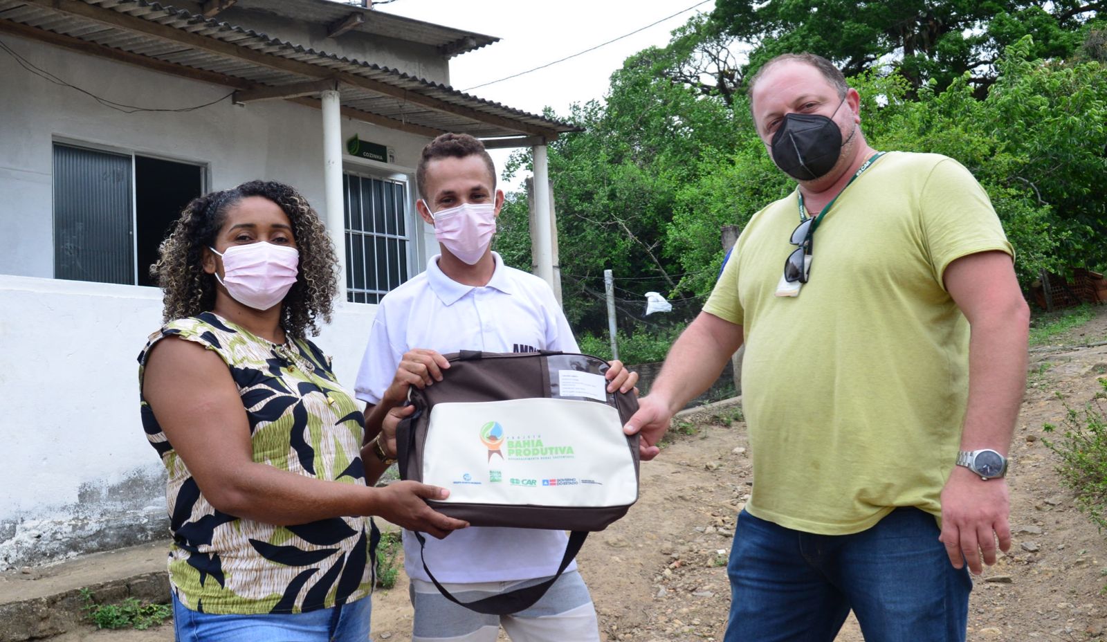 Agricultoras familiares comemoram a chegada de novos investimentos para a produção de polpas de frutas