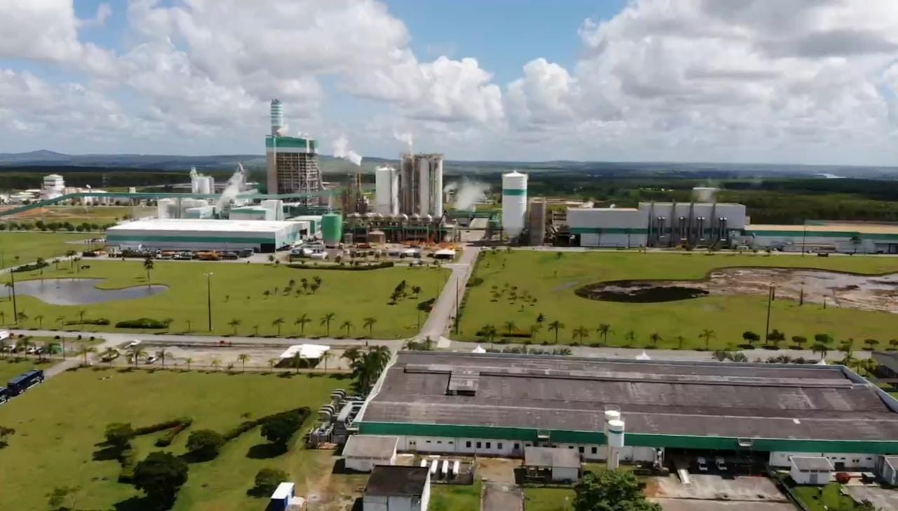 Em Eunápolis, Rui autoriza construção de nova rodovia estadual