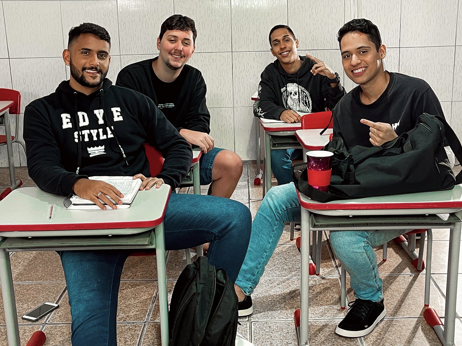 Banda Os Ninfetos lança EP e clipe mesclando conteúdo escolar com a musicalidade do pagode