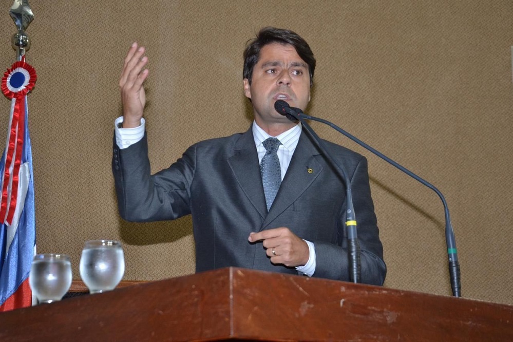 “É dever do Governo do Estado se posicionar sobre reajuste dos servidores”, diz Paulo Câmara após coletivo de carreiras entrar com ação no TJ-BA