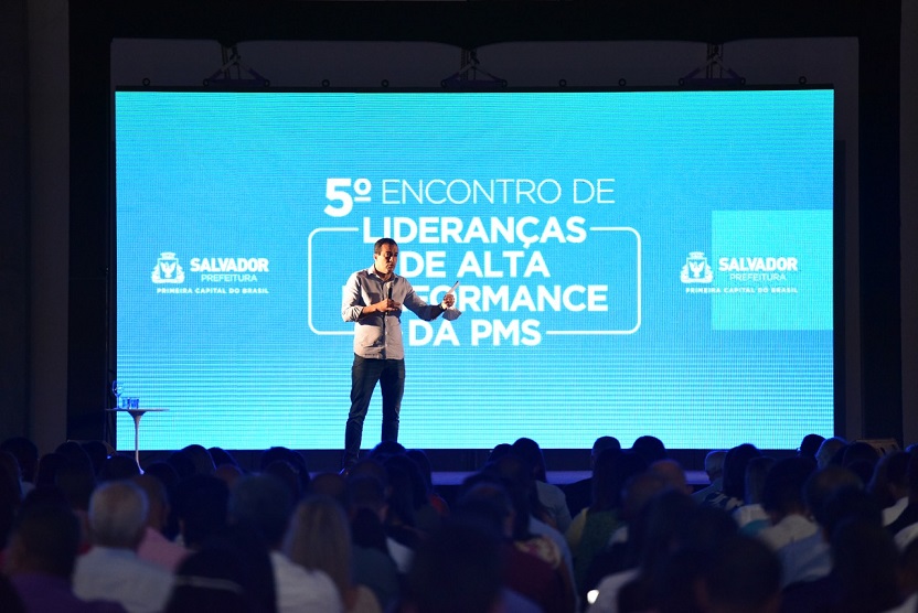 Prefeitura capacita lideranças durante encontro no Centro de Convenções