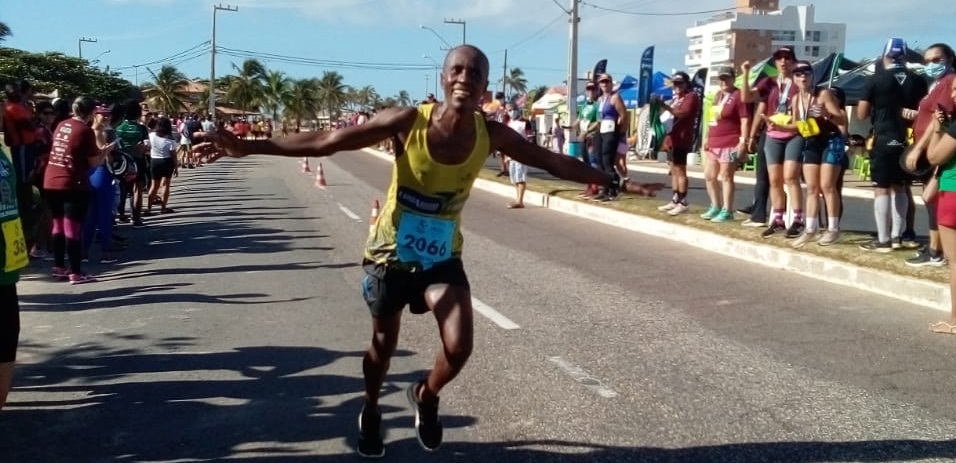 Atleta de Lauro de Freitas se prepara para disputar a São Silvestre