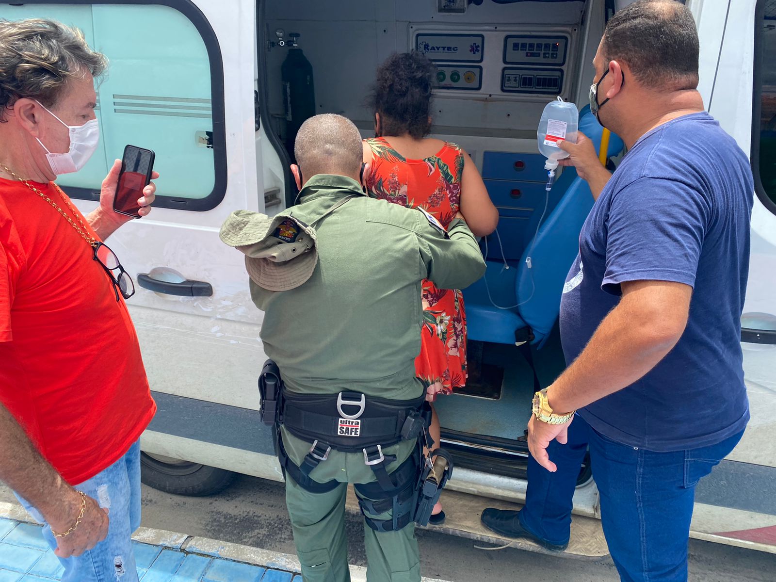 Graer e bombeiros transportam suprimentos e socorrem a população; governador visita Extremo Sul neste domingo (12)