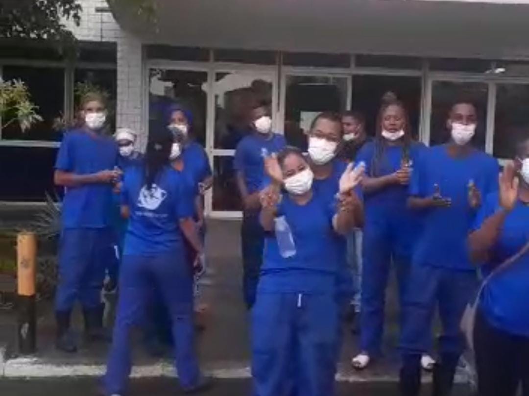Terceirizados da empresa MR no Hospital Roberto Santos param por falta de pagamento e cobram da Sesab