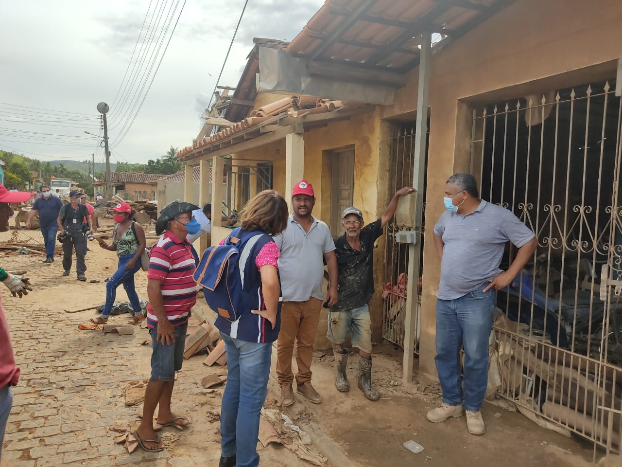 Valmir lamenta desastre no extremo sul e diz que “governo vai reconstruir cidades atingidas por temporal”