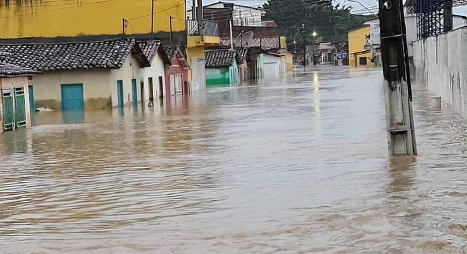 Inmet emite Alerta Amarelo para chuvas intensas em mais de 130 cidades da Bahia