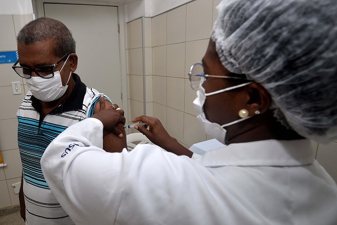 Dia da Sabedoria: Vacinação contra gripe será exclusiva para idosos neste sábado (8)