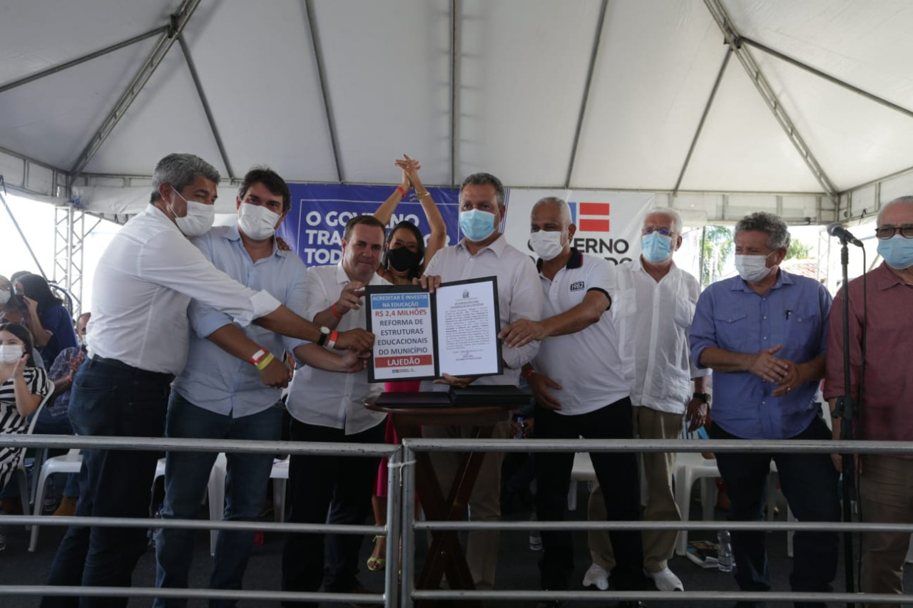 Em Lajedão, Rui anuncia pacote de reformas em escolas e obras de infraestrutura