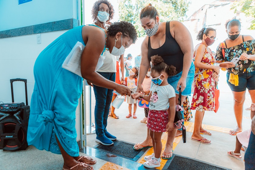 Alta adesão e otimismo marcam primeiro dia de aula na rede municipal