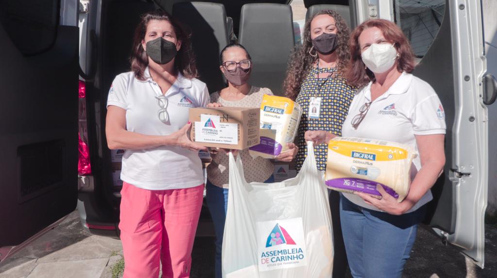 Assembleia de Carinho entrega ‘frutos’ da Árvore dos Sonhos à CAASAH