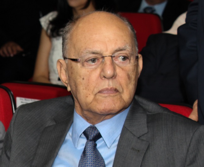 Plenário do TCE/BA aprova moção de pesar pelo falecimento do ex-presidente Faustino Lima