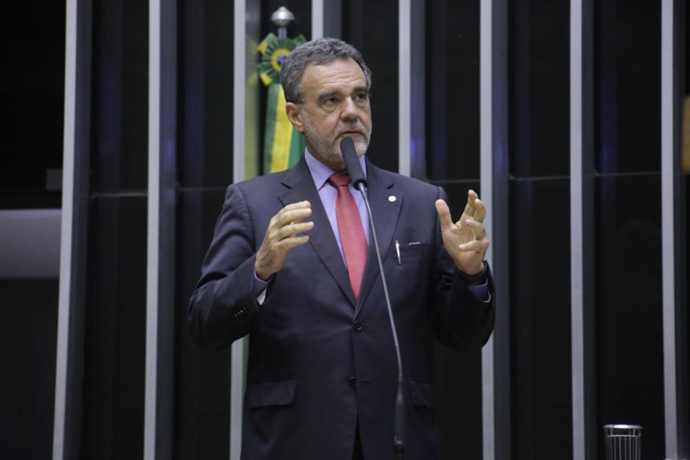 Canal do Sertão Baiano: Daniel Almeida comemora autorização para elaboração do projeto de construção