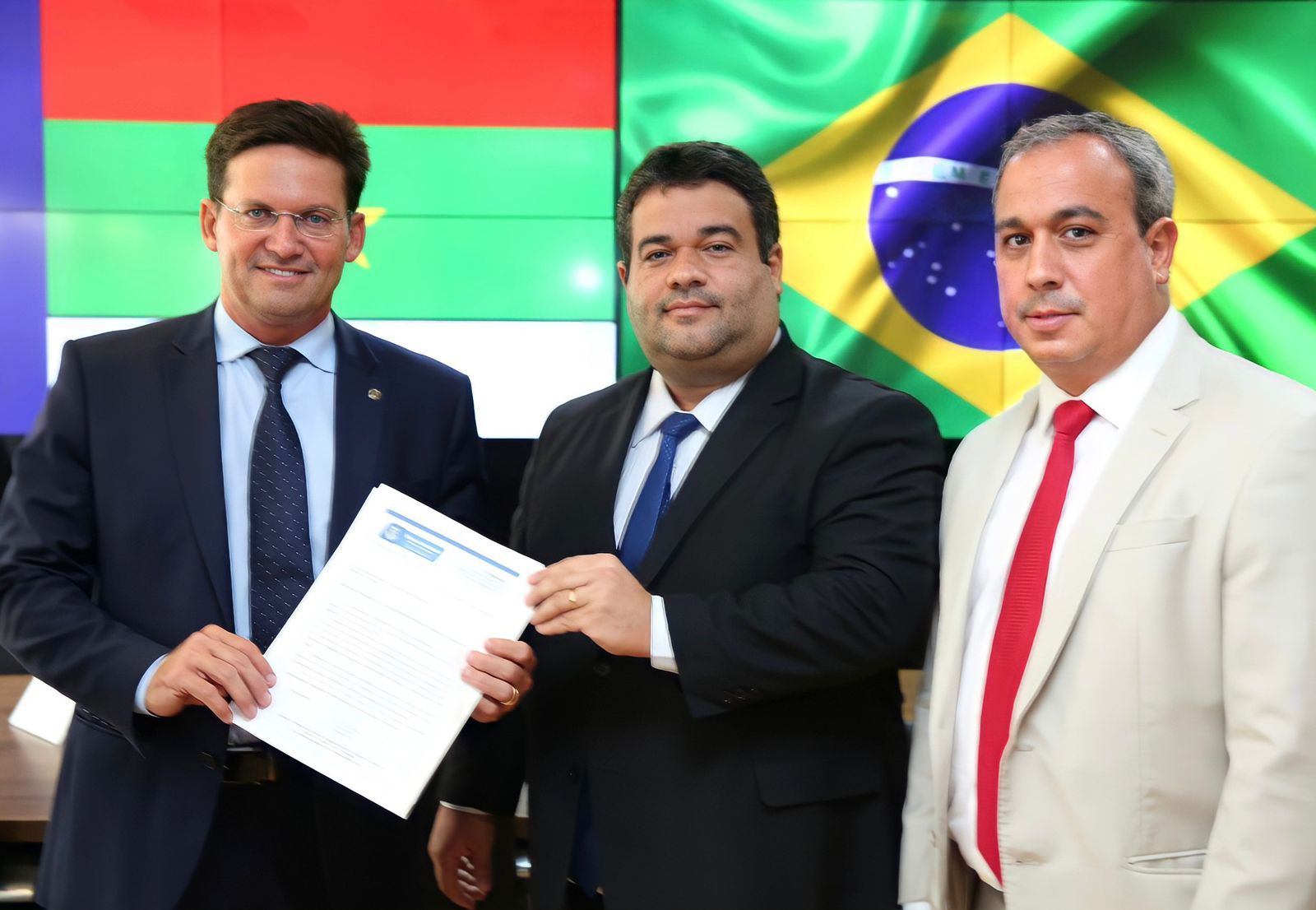 Em Brasília, Ivan Cordeiro solicita demandas para as áreas de tecnologia, educação e assistência social de Vitória da Conquista