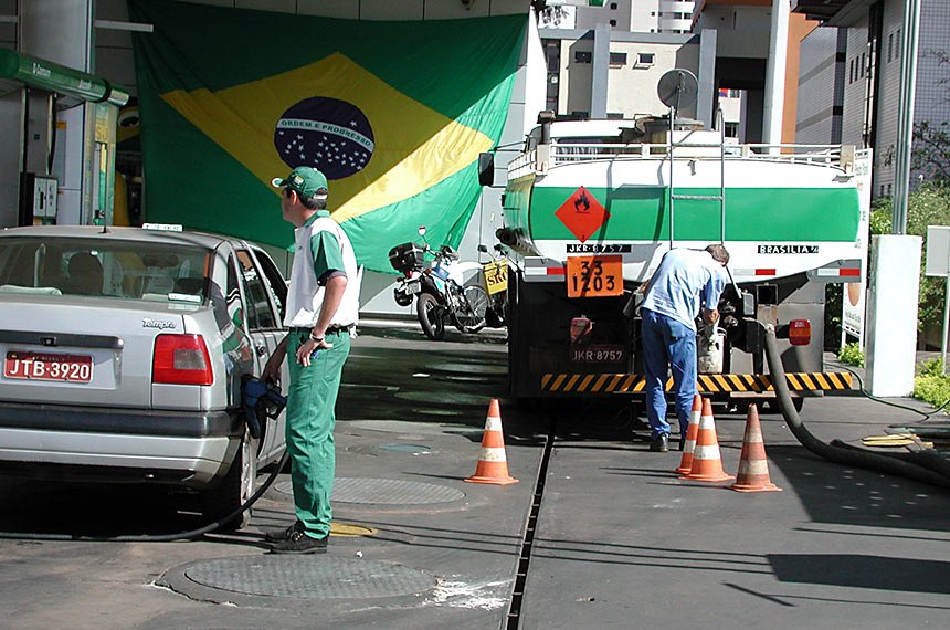 Gasolina e diesel têm sexto reajuste de preços
