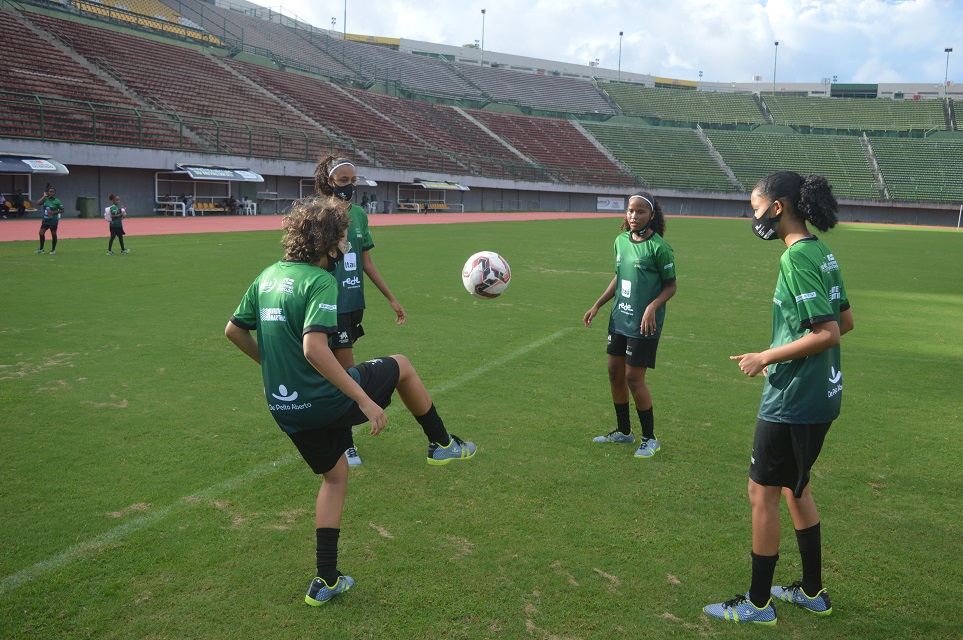 Projeto de futebol feminino segue com vagas abertas em Salvador