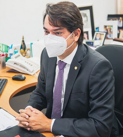 Projetos de lei de Pedro Tavares visam fortalecimento do combate à violência contra a mulher