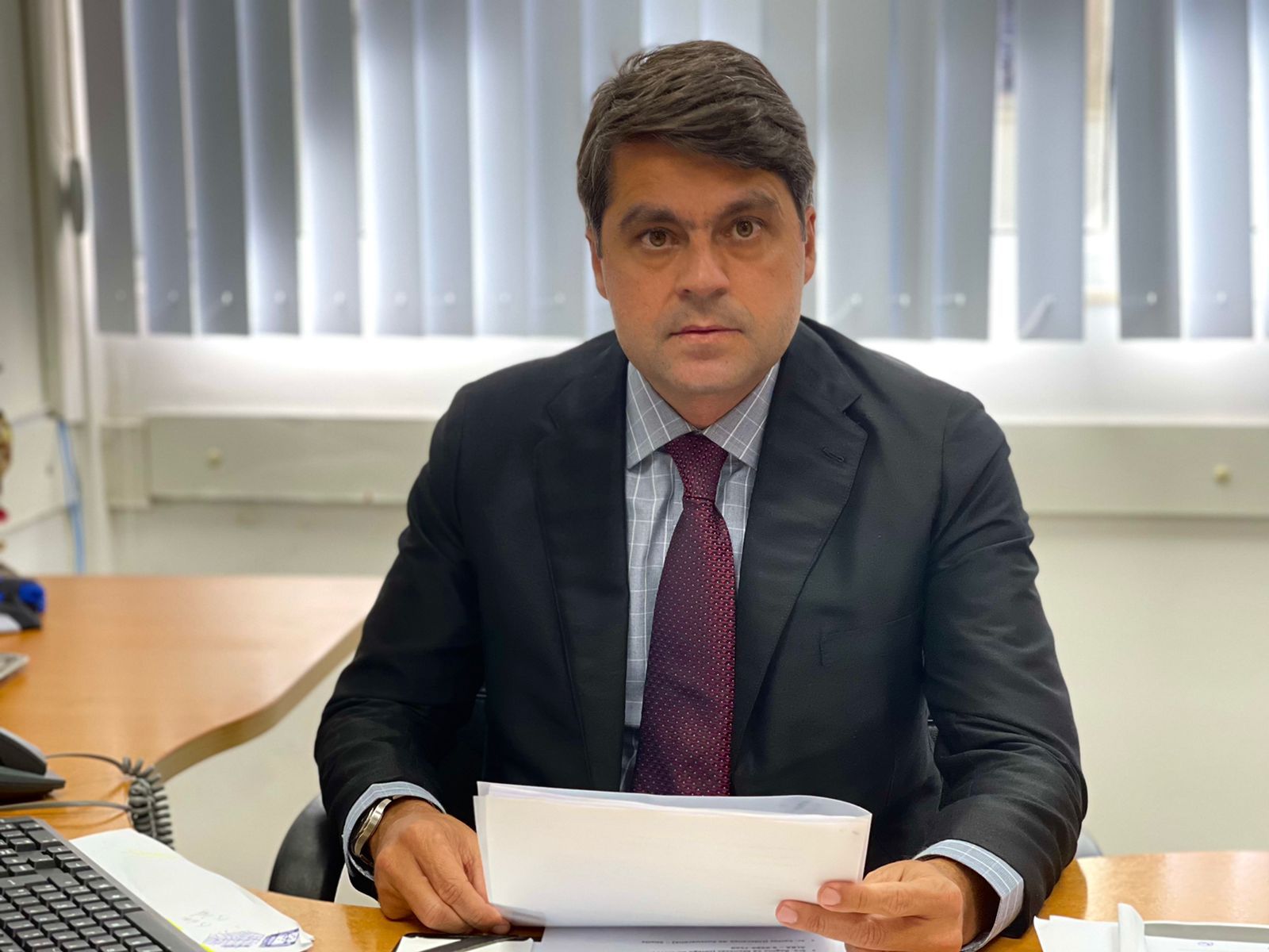 “Mais uma vez os baianos foram surpreendidos com os preços exorbitantes dos combustíveis”, critica Paulo Câmara