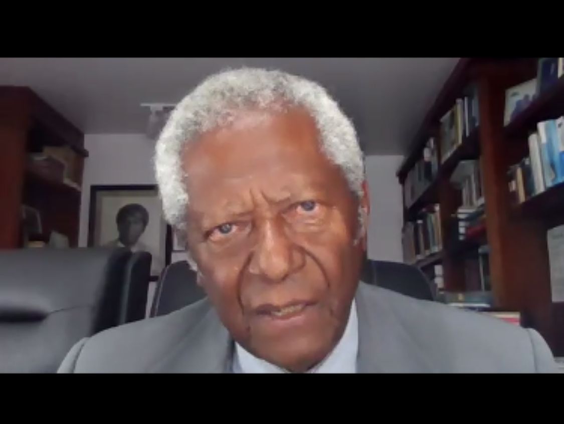 Edvaldo Brito homenageado pelos 40 anos de ensino na pós-graduação de Direito na UFBa