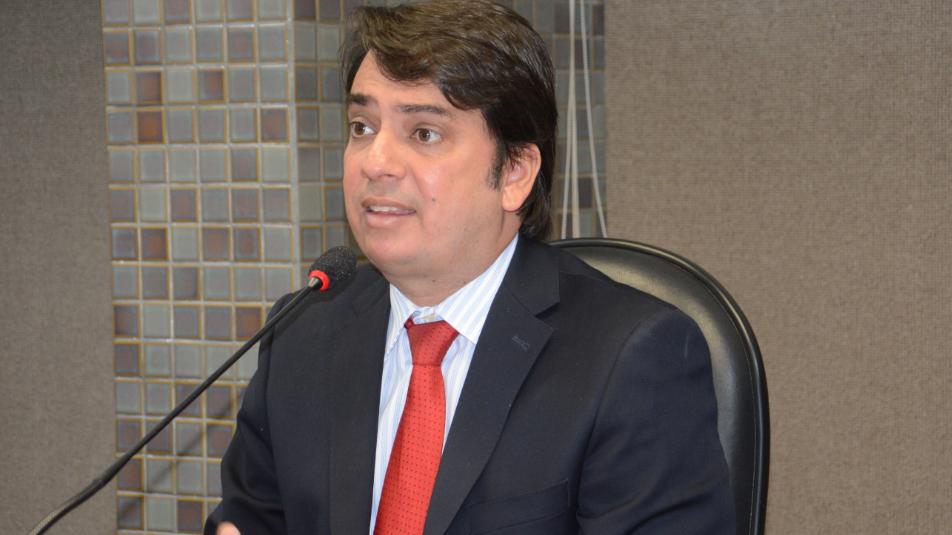 Pedro Tavares clama por uma política de segurança pública que combata os crimes na capital e no interior do estado