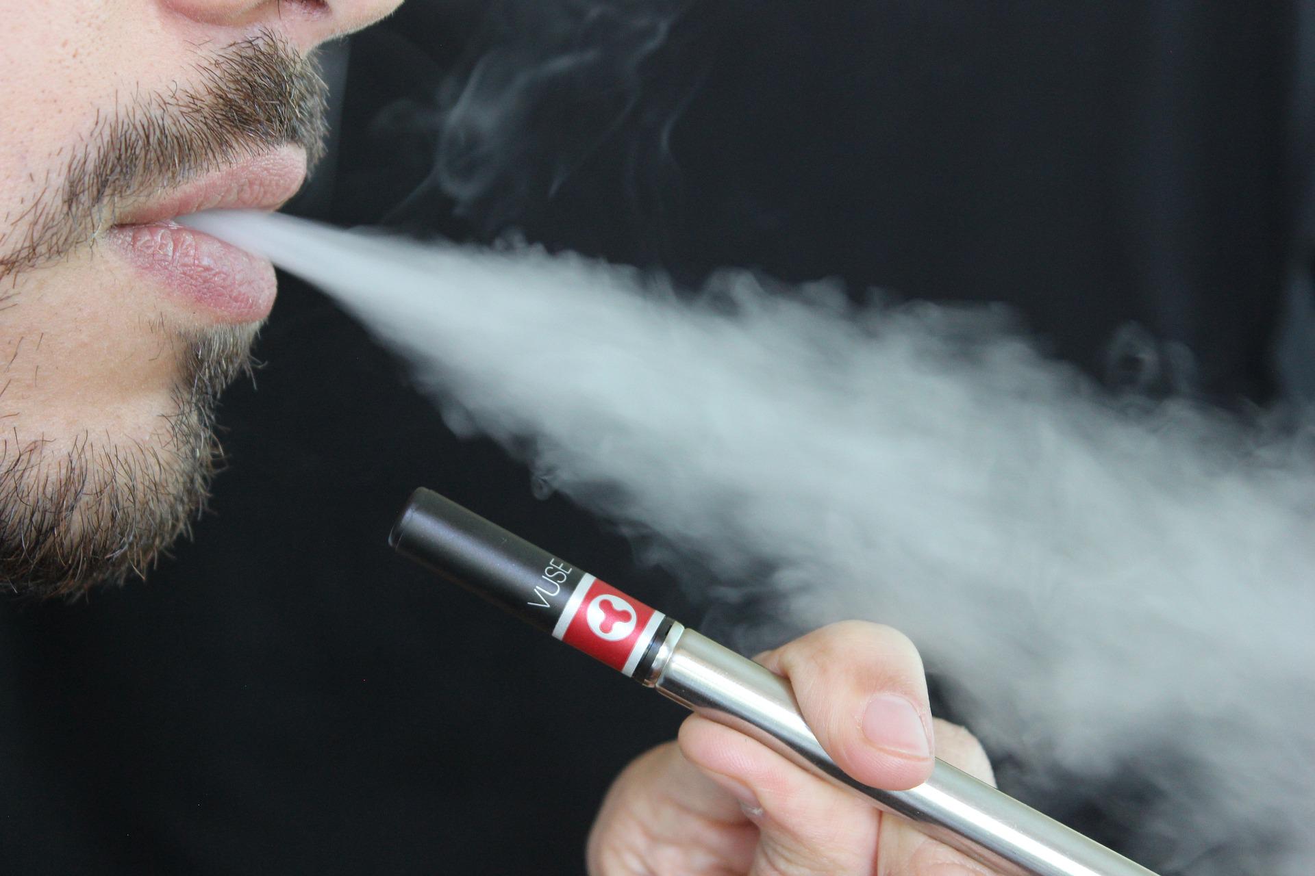Hábito de fumar potencializa o surgimento de doenças oculares