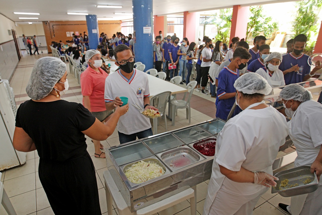 Com investimento de R$ 233 milhões para 2022, alimentação escolar é ampliada na rede estadual
