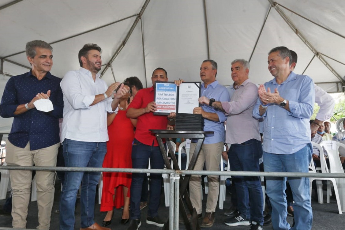 Rui anuncia nova escola estadual e obras de abastecimento de água para Santanópolis e região