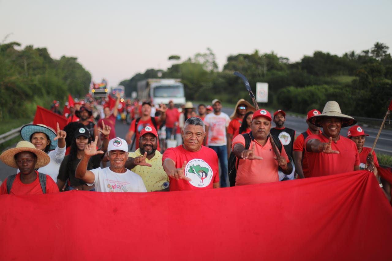 MST entra no seu terceiro dia de marcha; “Contra paralisação da reforma agrária e violência no campo”, diz Valmir