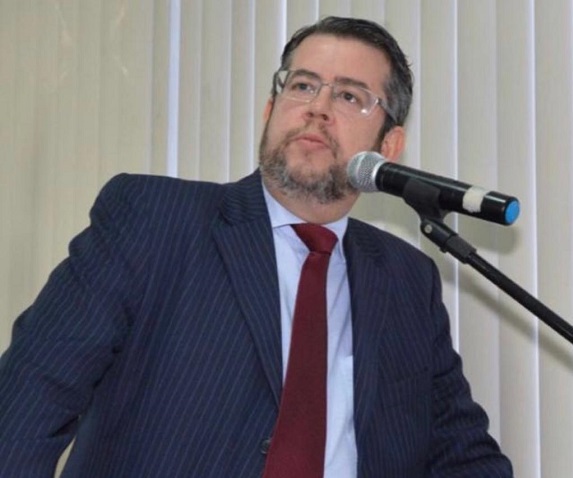 Eficácia intercompreensiva em Taurino Araújo
