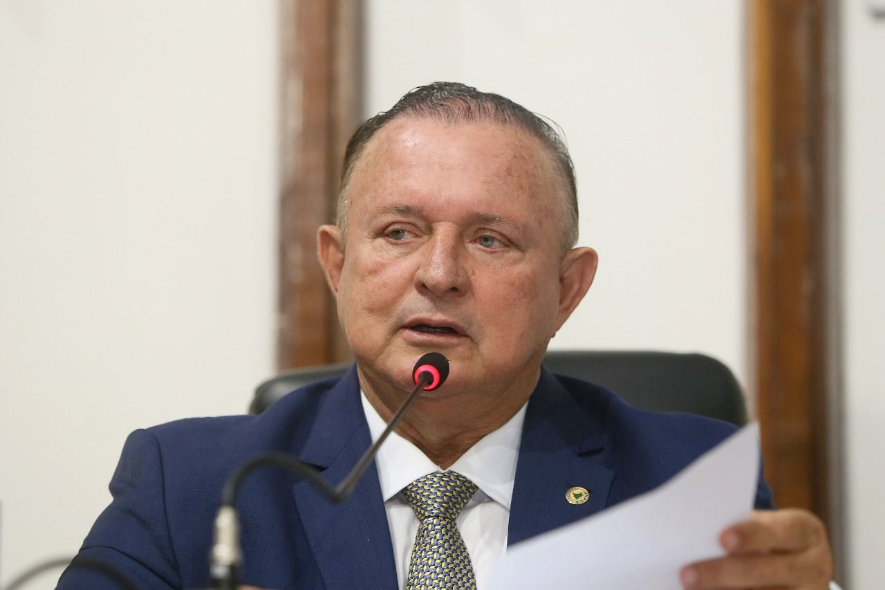 Adolfo Menezes diz que PEC do Desespero é crime eleitoral