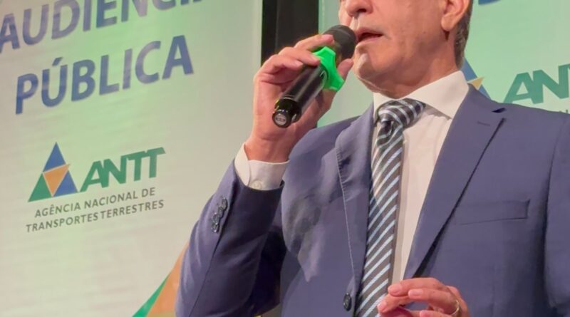 Robinson Almeida critica prefeitura e diz que MP desmascarou “privatização disfarçada” da educação em Salvador