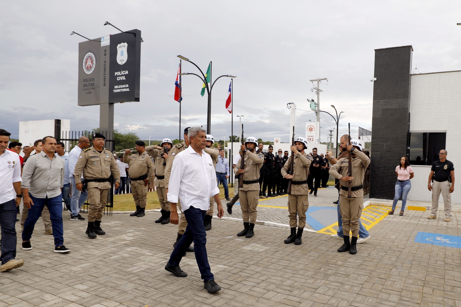 Governo da Bahia fortalece educação, segurança e desenvolvimento em Biritinga com entrega de obras e equipamentos