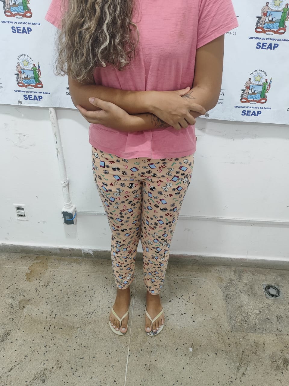 Conjunto Penal de Eunápolis: visitante é flagrada com cilindro de drogas nas partes íntimas