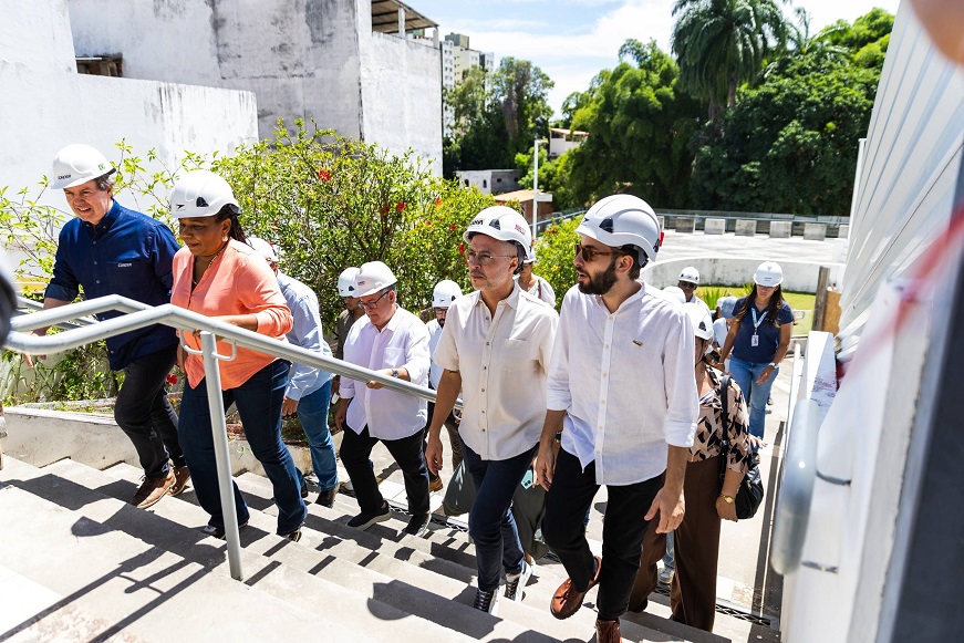 Ministra da Cultura Margareth Menezes visita obras do Novo TCA e celebra avanços 
