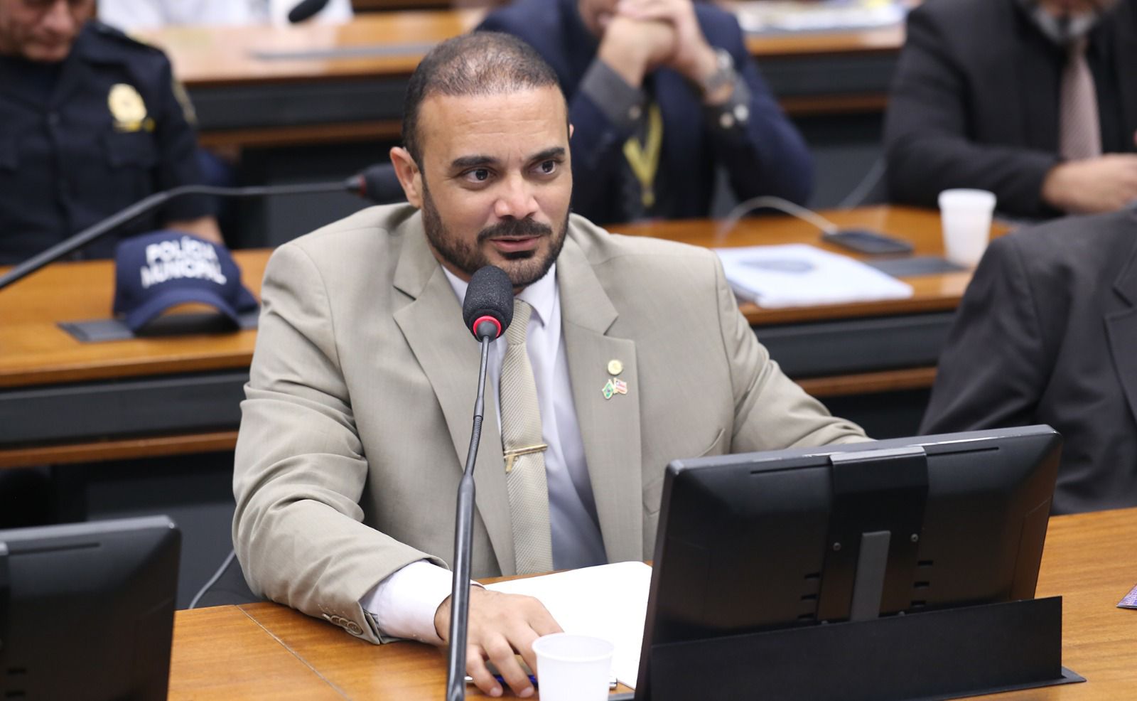 Capitão Alden quer instituir Política Nacional de Educação para Proteção, Respeito e Empatia com os Animais