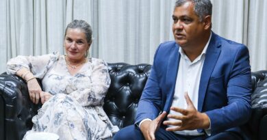 Ivana Bastos reúne produtores de cacau e deputados buscando soluções para os entraves do setor