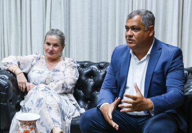 Ivana Bastos reúne produtores de cacau e deputados buscando soluções para os entraves do setor