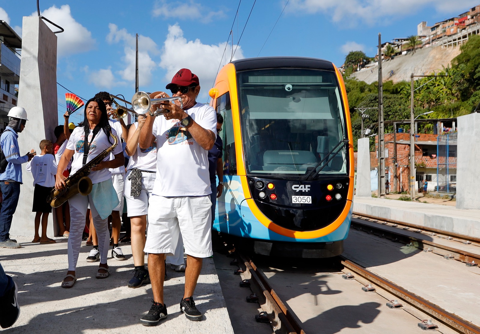 Abre-alas do VLT marca nova fase de testes do modal no Subúrbio Ferroviário