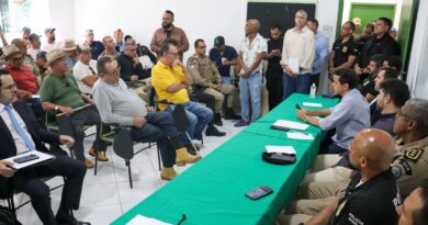 reunião foi liderada pelo secretário de Relações Institucionais, Adolpho Loyola