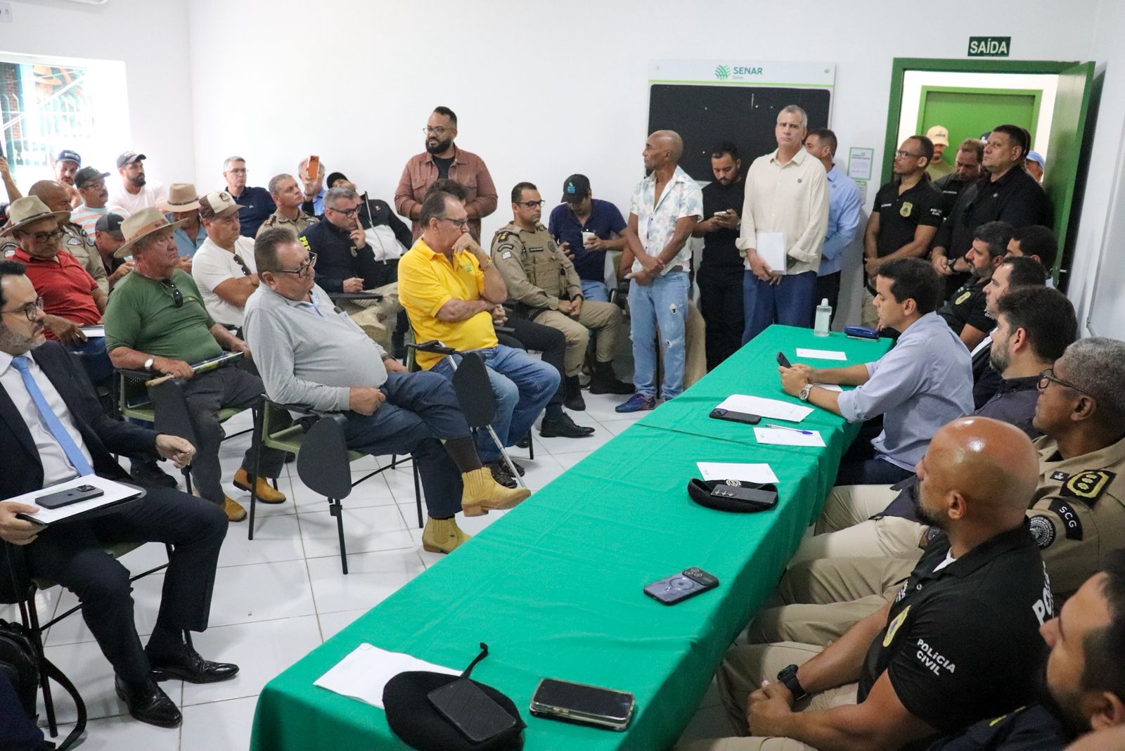 reunião foi liderada pelo secretário de Relações Institucionais, Adolpho Loyola