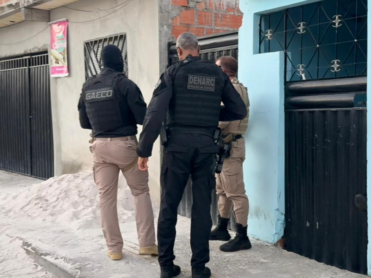 ‘Território Livre’: Operação combate facção criminosa que domina serviços de internet em Dias D’Ávila