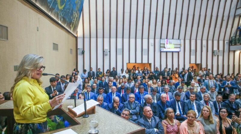 Ivana Bastos ressalta a democracia e a harmonia entre os três Poderes na reabertura dos trabalhos legislativos