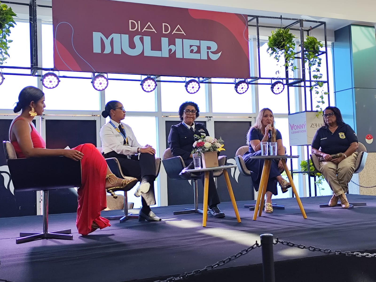 Polícia Civil promove roda de conversa sobre violência contra a mulher no Shopping Salvador Norte